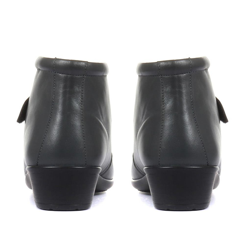 Wide Fit Leather Ankle Boots - KF28026 / 313 332