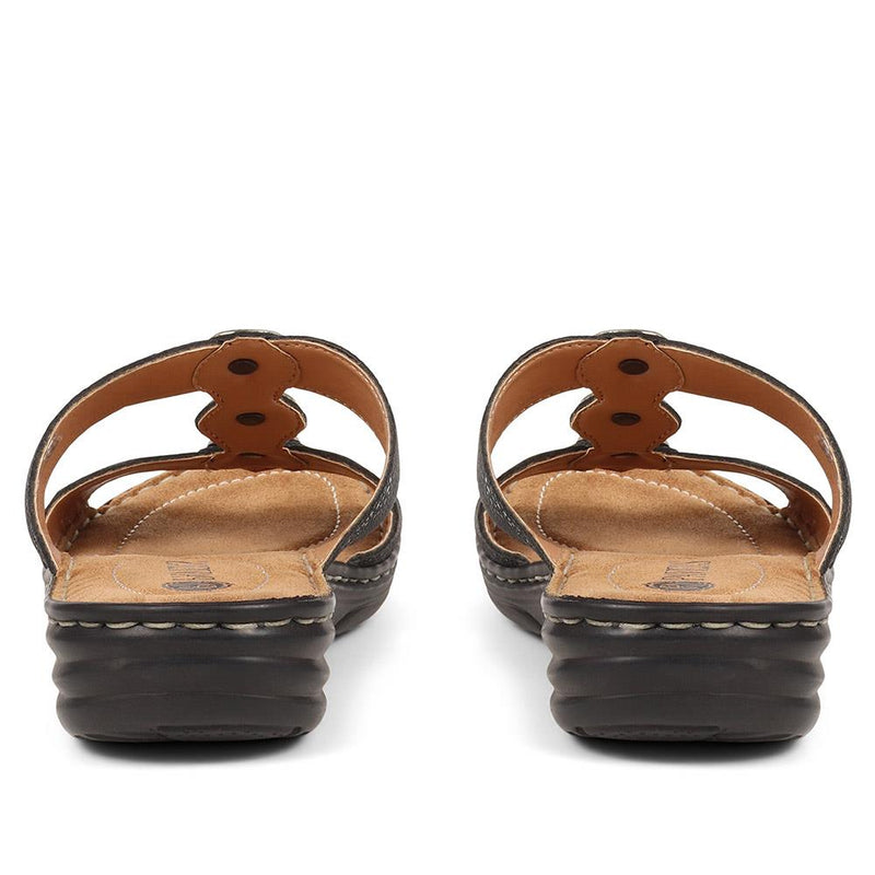 Leather Slip On Sandals - KF37012 / 323 970