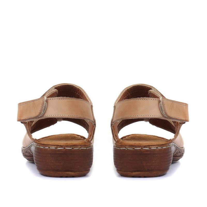 Dual Fitting Leather Sandals - LUCK33021 / 320 057